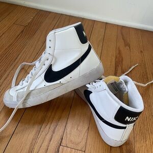 Nike Women’s Blazer Mid 77 High-Tops